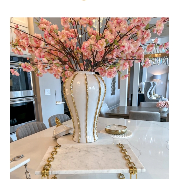 Meet your Posher, Mia - Picture 1 of 1